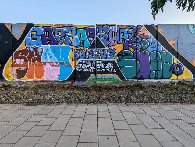 Graffiti-Kunst am Hafen - Image 3