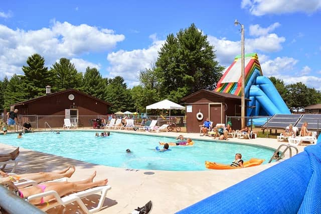 Pineland Camping Park - Image 2