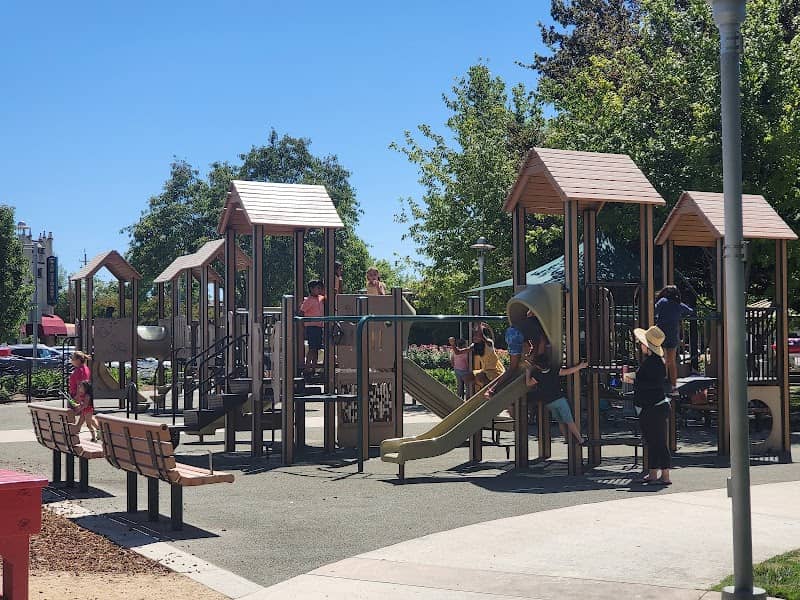 Brentwood City Park - Image 1