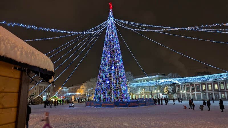 Lenin Square - Image 1
