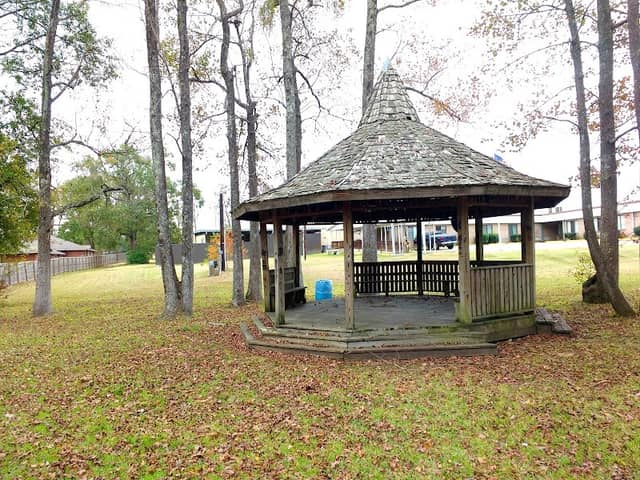 Dequincy Park - Image 1