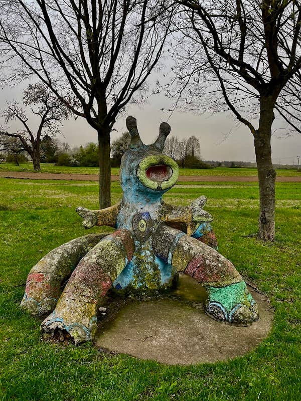 statue - Image 1