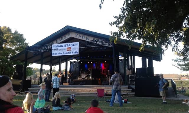 Minnie Harris Park Stage - Image 2