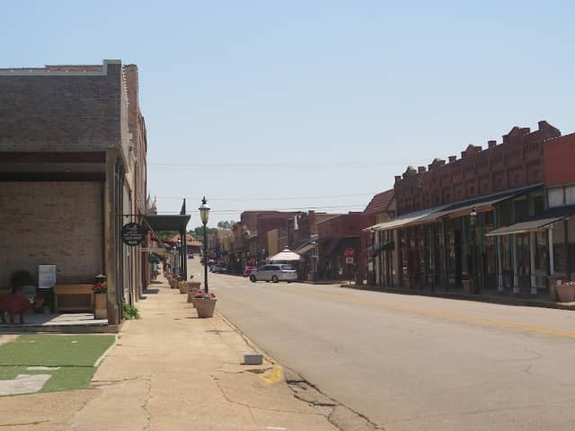 Van Buren Historic District - Image 2