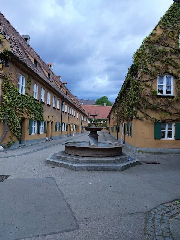 Fuggerei Brunnen - Image 1