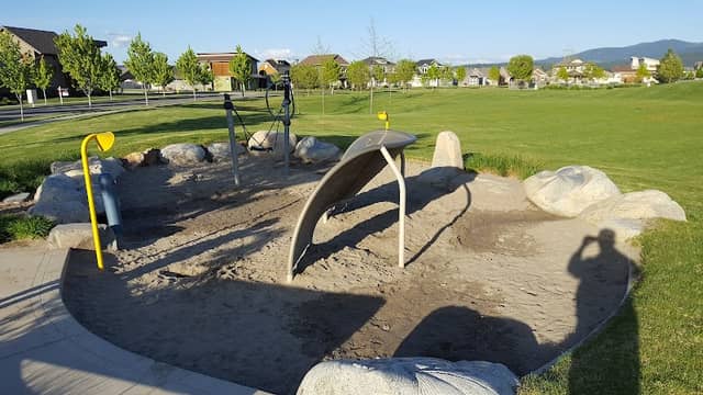 Half Moon Park - Image 1