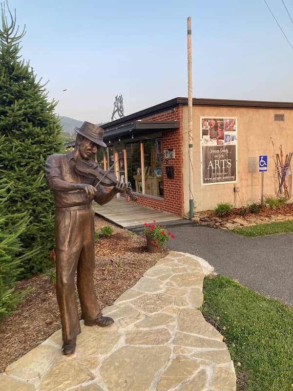 Johnson County Center for the Arts Education Center - Image 1
