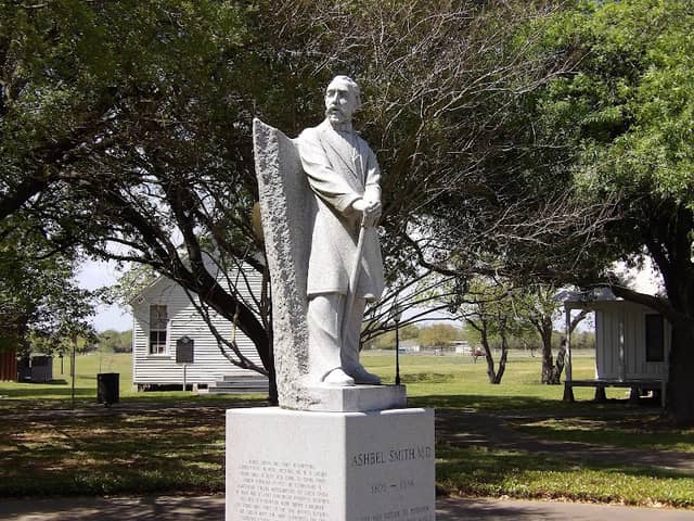 Republic of Texas Plaza - Image 2