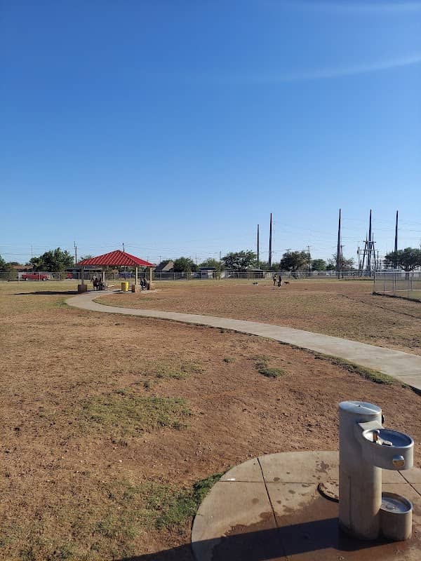 Dog park - Image 2
