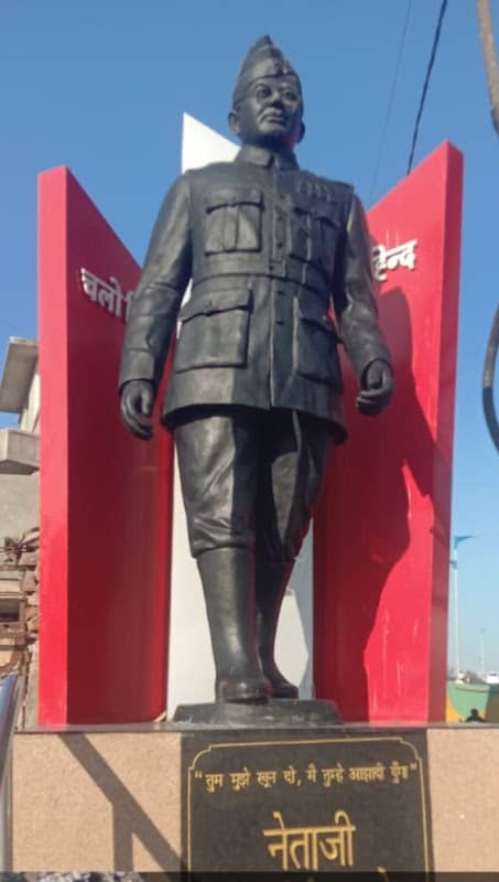Netaji shubhashchandra bose statue - Image 1