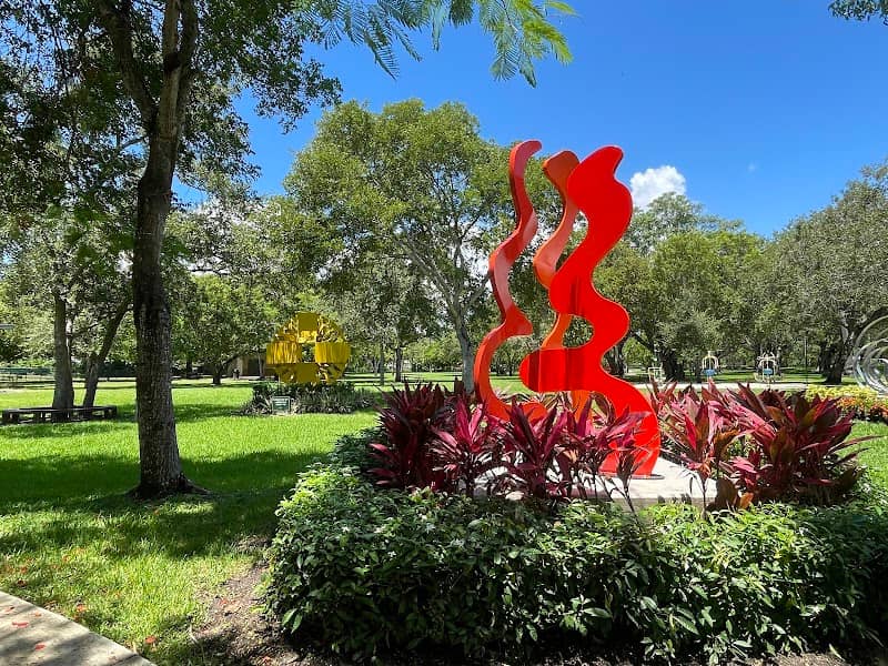 Colombia Sculpture Garden - Image 1