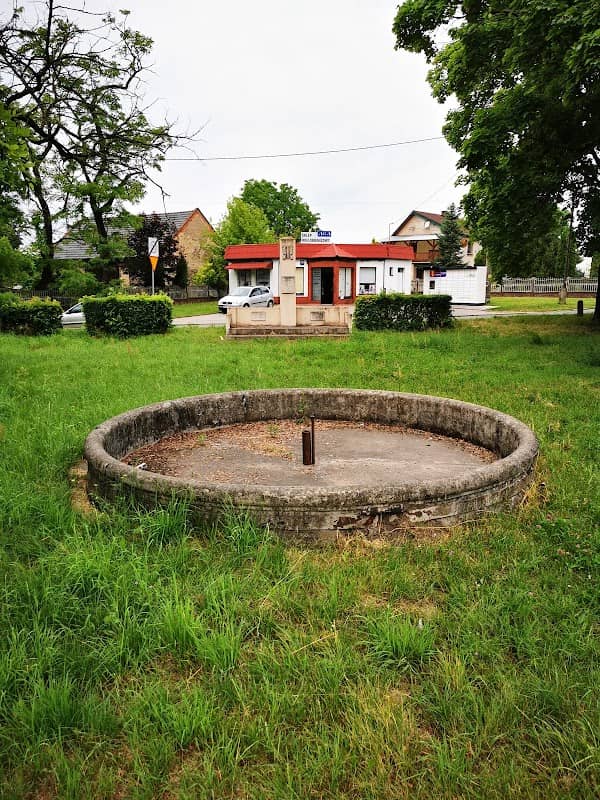 Fontanna (przed remontem) - Image 1