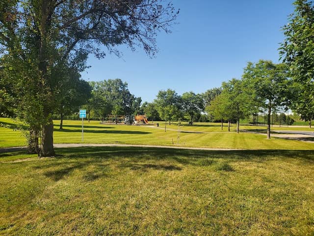 Mark Sawyers Family Park - Image 2