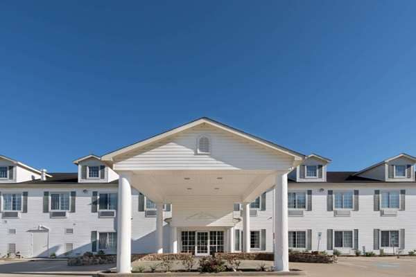 Super 8 by Wyndham Kountze Big Thicket Nat'l Pres Area - Image 1