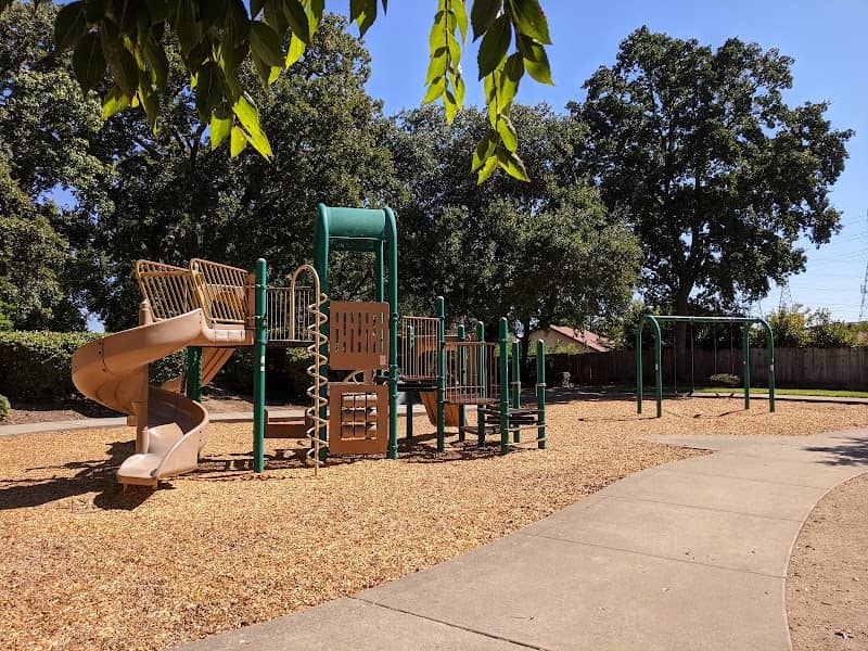Windsor Mini Park - Image 1