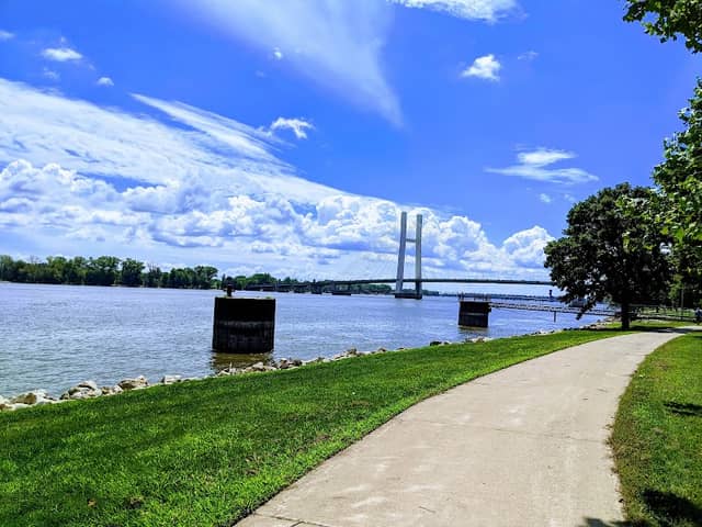 Riverside Park - Image 1