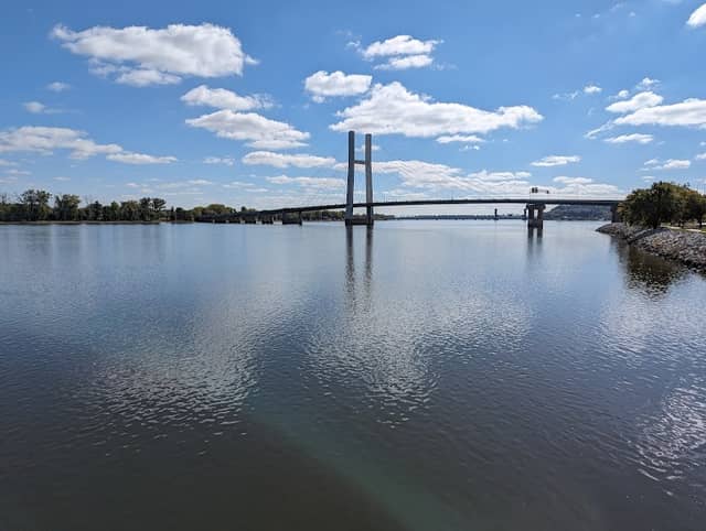 Riverside Park - Image 3
