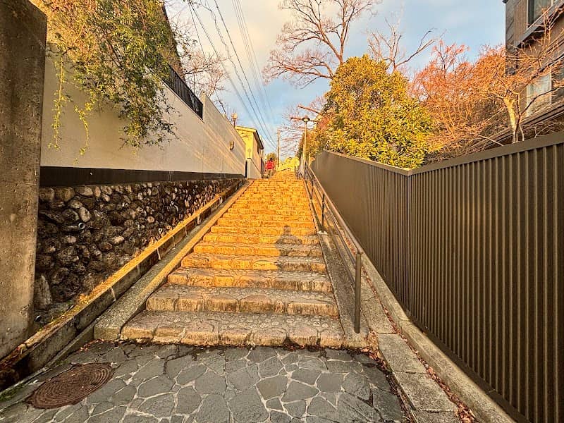 The Cobblestone Stairs in Kamikoutouen - Image 2