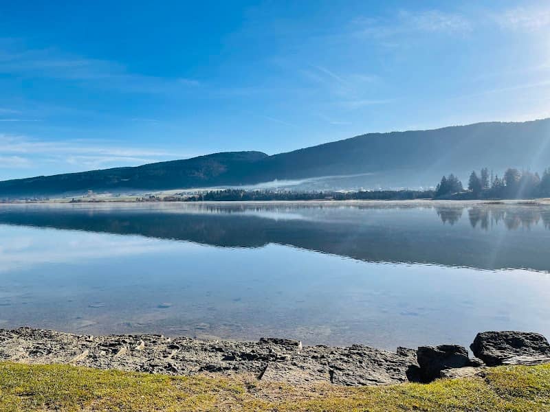 Le Rocher du Lac - Image 1