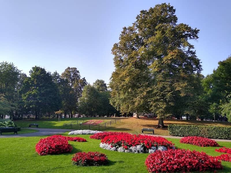 Victoria Park - Image 1