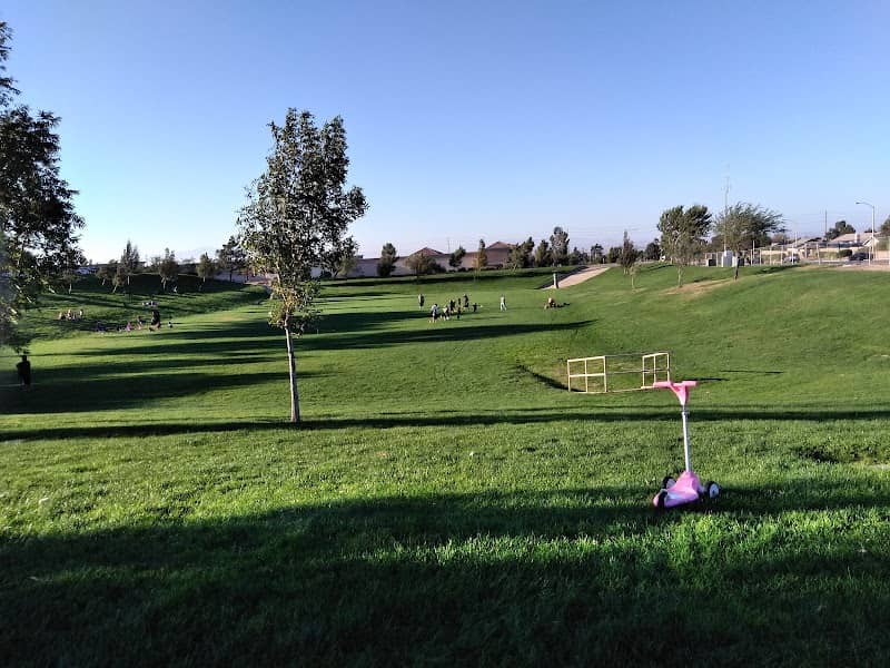 Arnie Quinones Park - Image 3