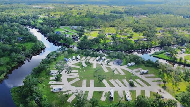 Bayou Oaks RV Park by QRV - Image 3
