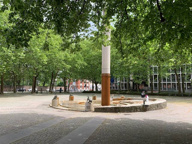 Wasseruhrbrunnen - Image 1
