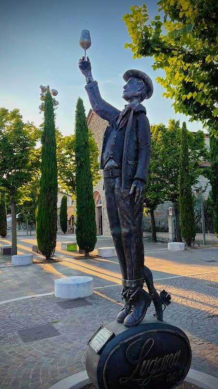 Statua del vino Lugana - Image 2