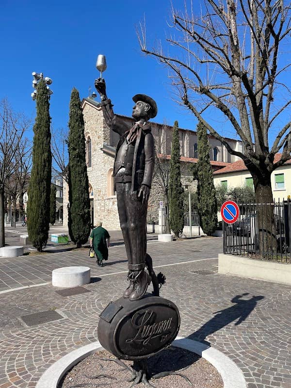 Statua del vino Lugana - Image 1
