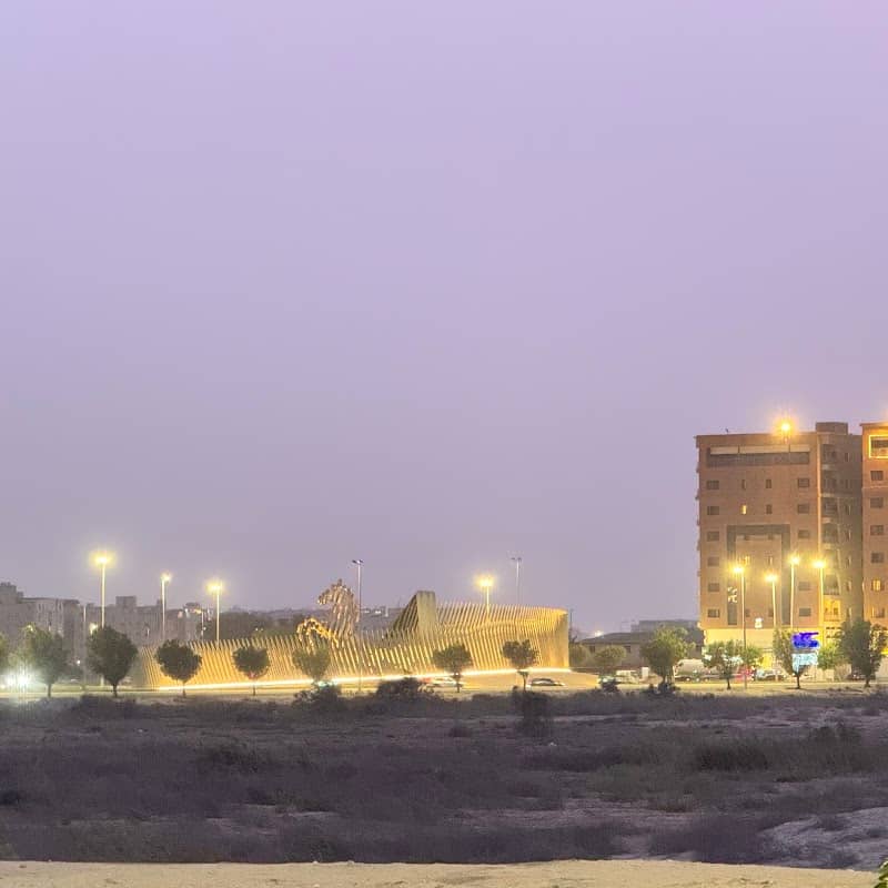 Abayyah Roundabout - Image 2