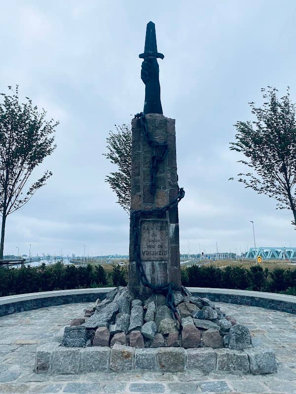 Tweede Wereldoorlog Monument - Image 1