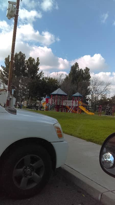 Flores Park - Image 2