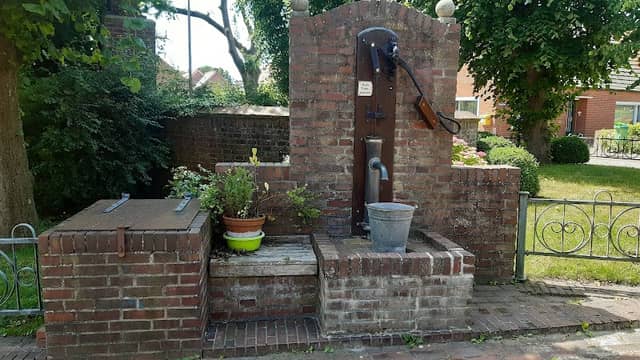 Dorfbrunnen Pilsum - Image 2