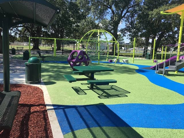 Plaquedilla Park - Image 1