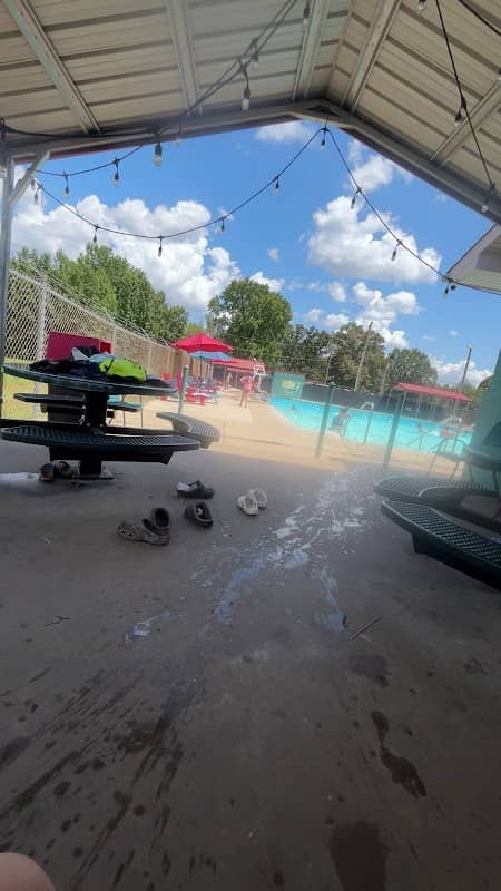 Beebe public pool - Image 2