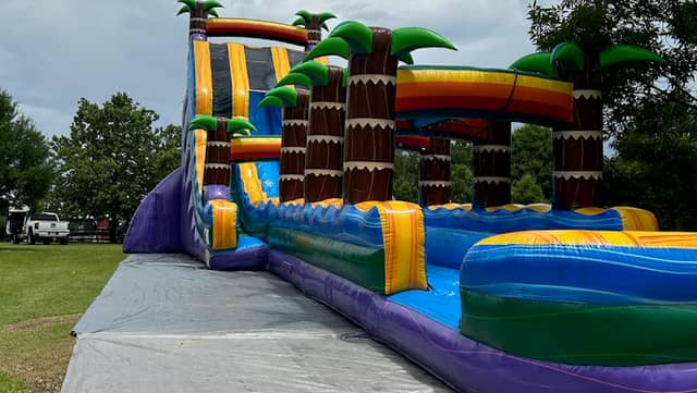 Awesome Bounce Houses - Image 1