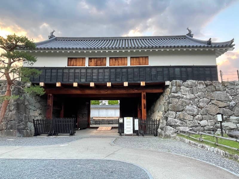 Matsumotojō Taikomon Gate - Image 1
