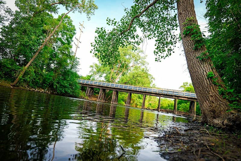 Riverside Park - Image 2
