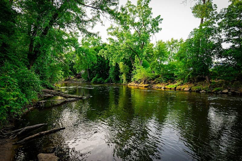 Riverside Park - Image 1