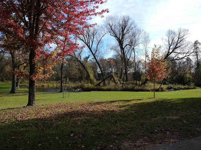 Riverside Park - Image 2