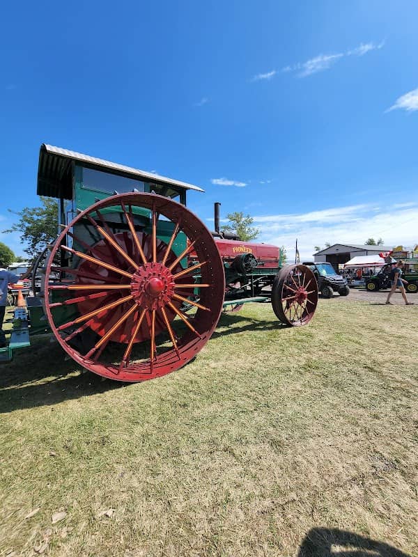 Threshermen's Park - Image 1