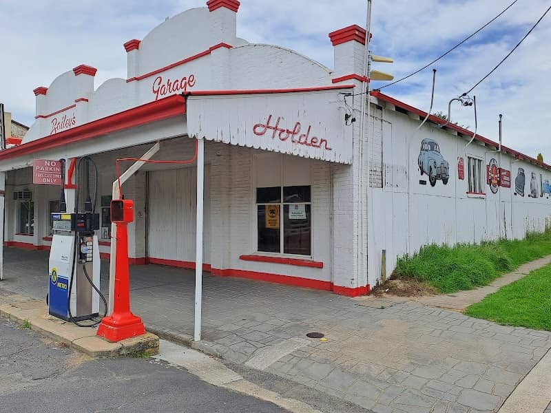 Gunning Holden Wall of Fame - Image 2