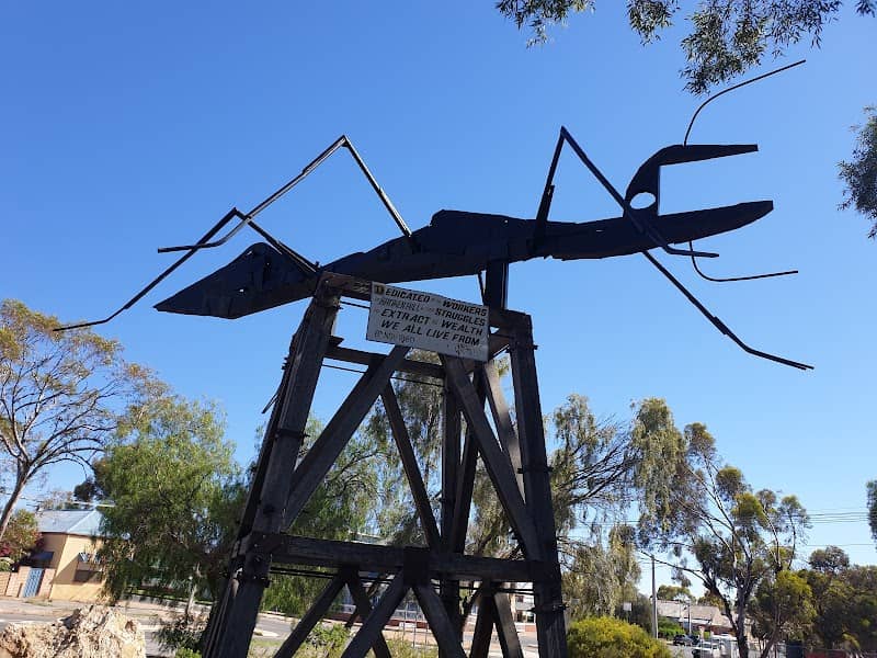 The Big Ant - Image 1