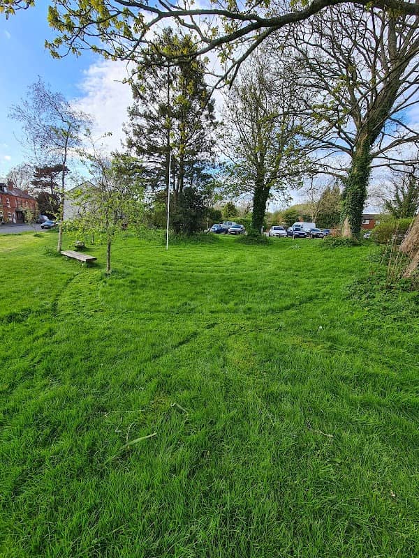 Headless Cross Green - Image 1