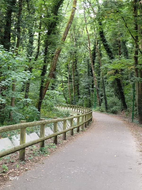 Promenade de Fontaine Bouillant - Image 2