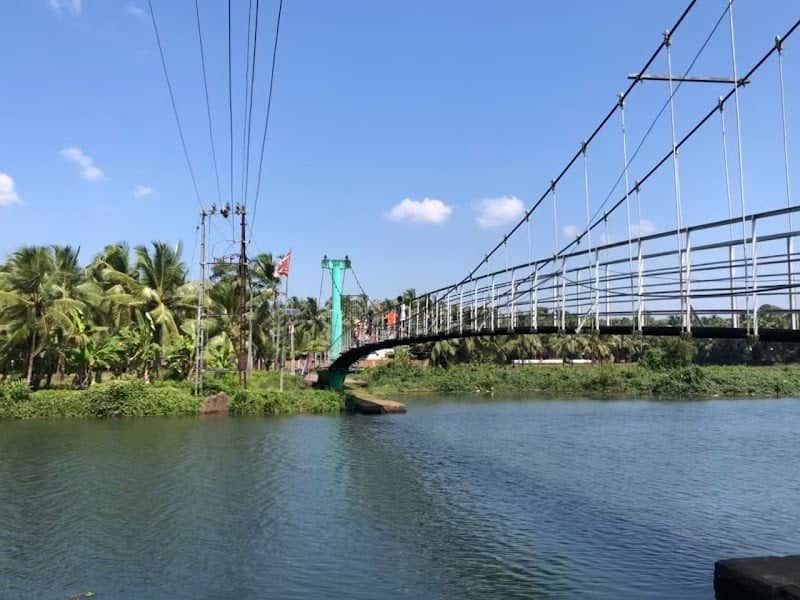 Kaakadavu foot over hanging bridge - Image 1