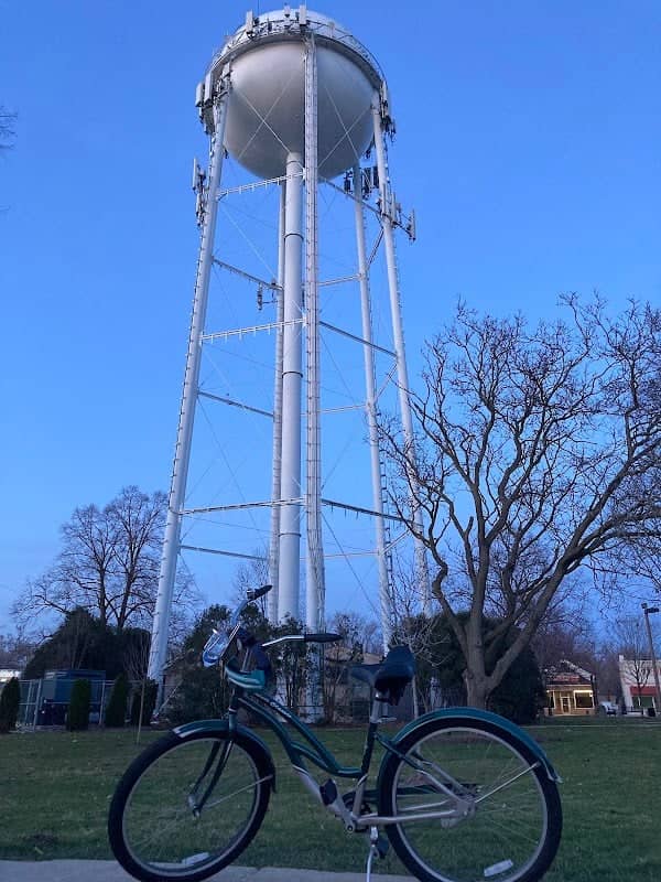 Crystal Lake Casual Riders Bike Tower - Image 1
