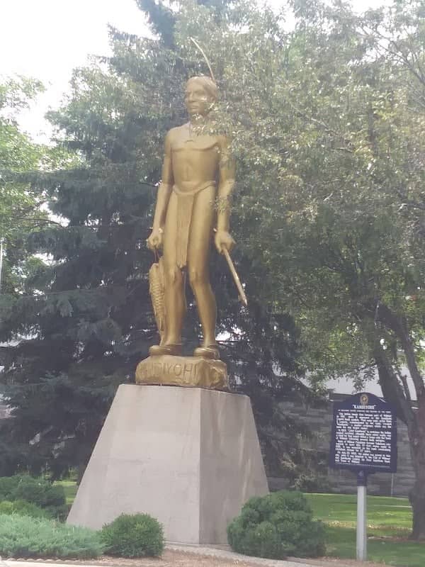 Chief Kandiyohi Statue - Image 3