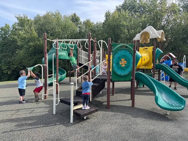Riverview Park - Image 1