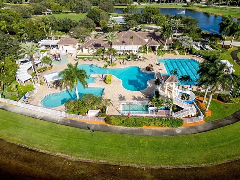 Savanna Commons - Image 1